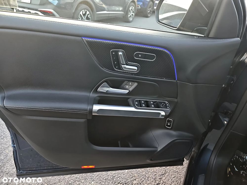 Mercedes-Benz GLB 250 4Matic 8G-DCT AMG Line - 12