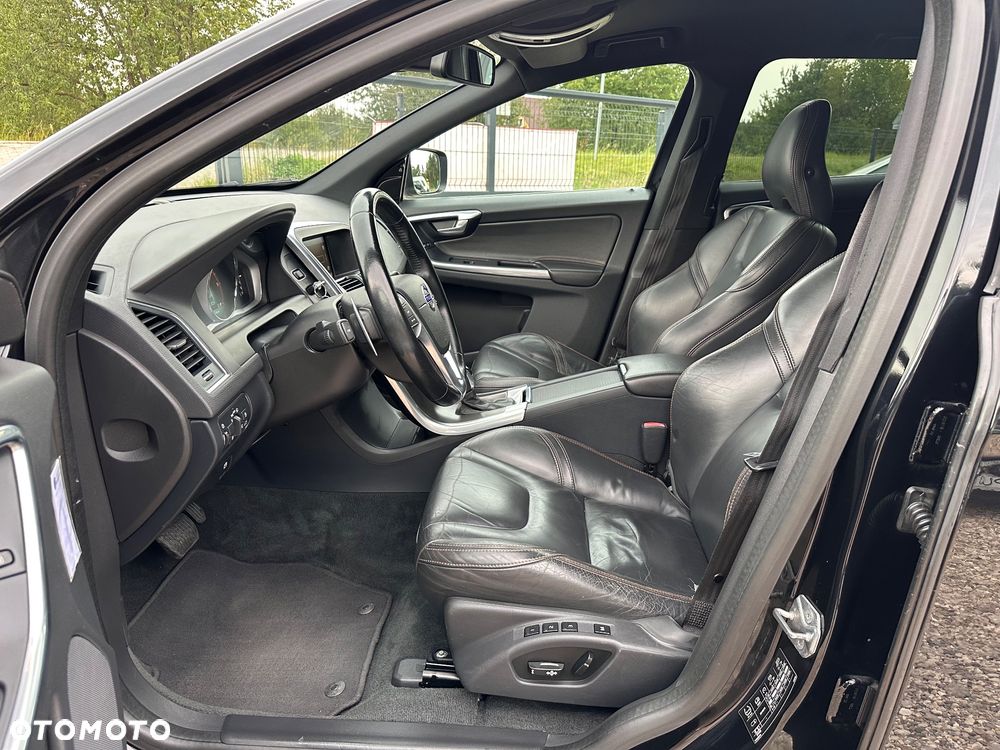 Volvo XC 60 D5 AWD Geartronic Summum - 3