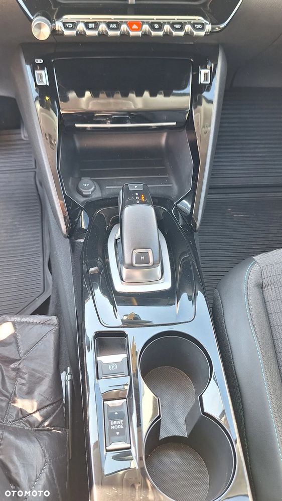 Peugeot 2008 1.2 PureTech Allure S&S EAT8 - 9