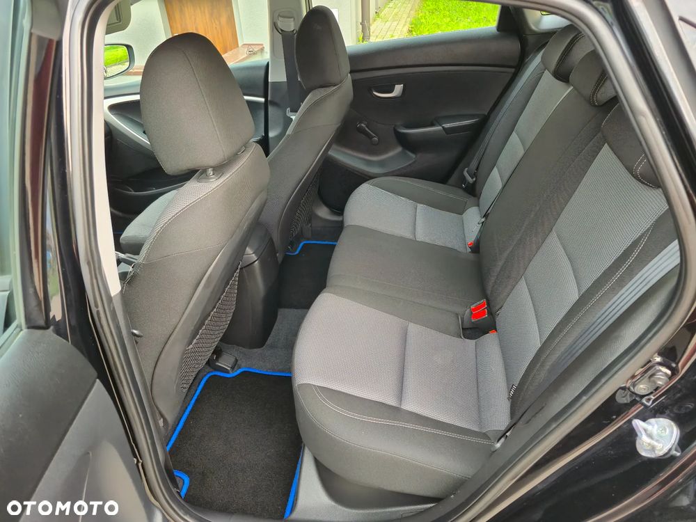 Hyundai i30 blue 1.6 GDI Style - 17