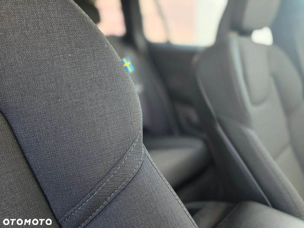 Volvo V60 D4 AWD Geartronic Momentum - 4