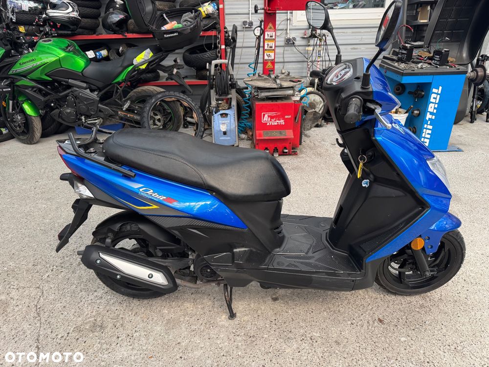 Suzuki Burgman - 7