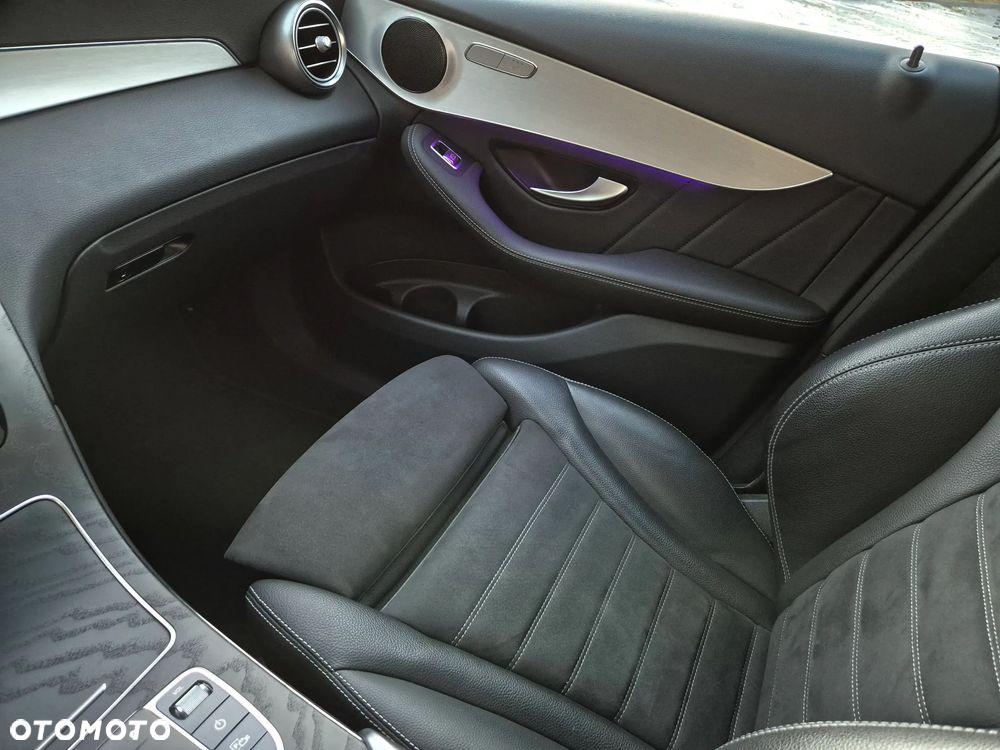 Mercedes-Benz GLC 220 d 4Matic 9G-TRONIC AMG Line - 29