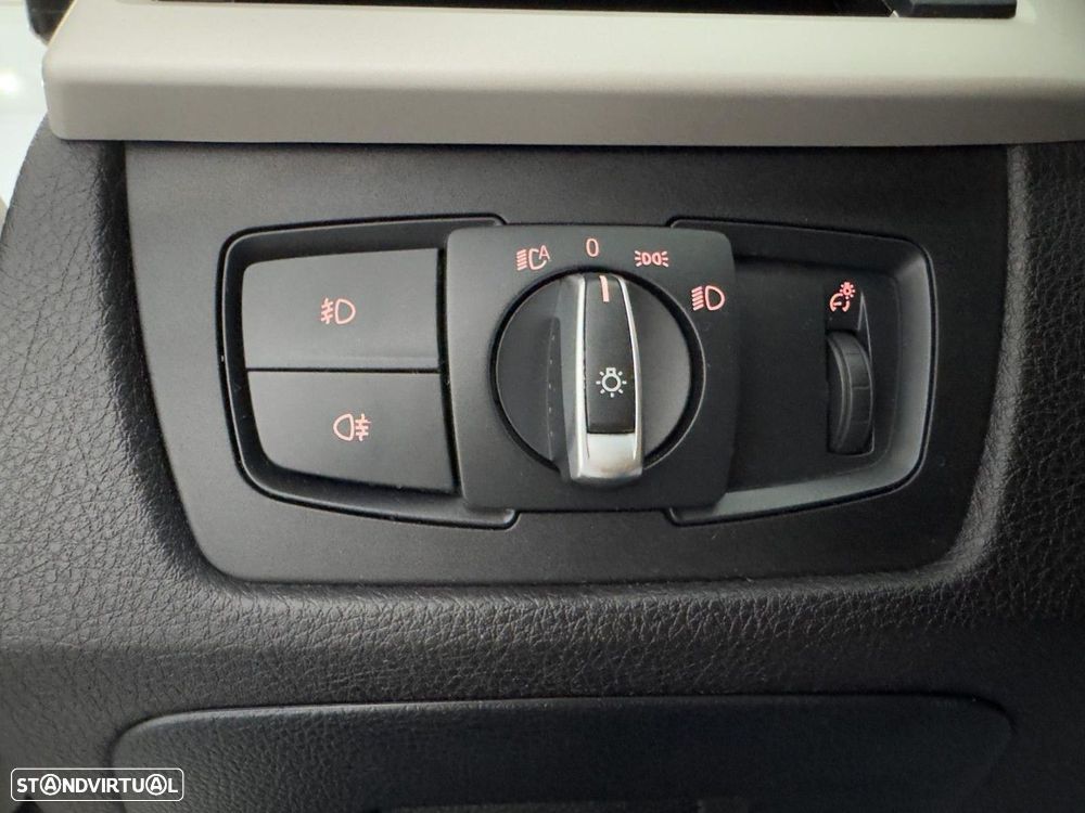 BMW 318 d Touring Advantage - 15