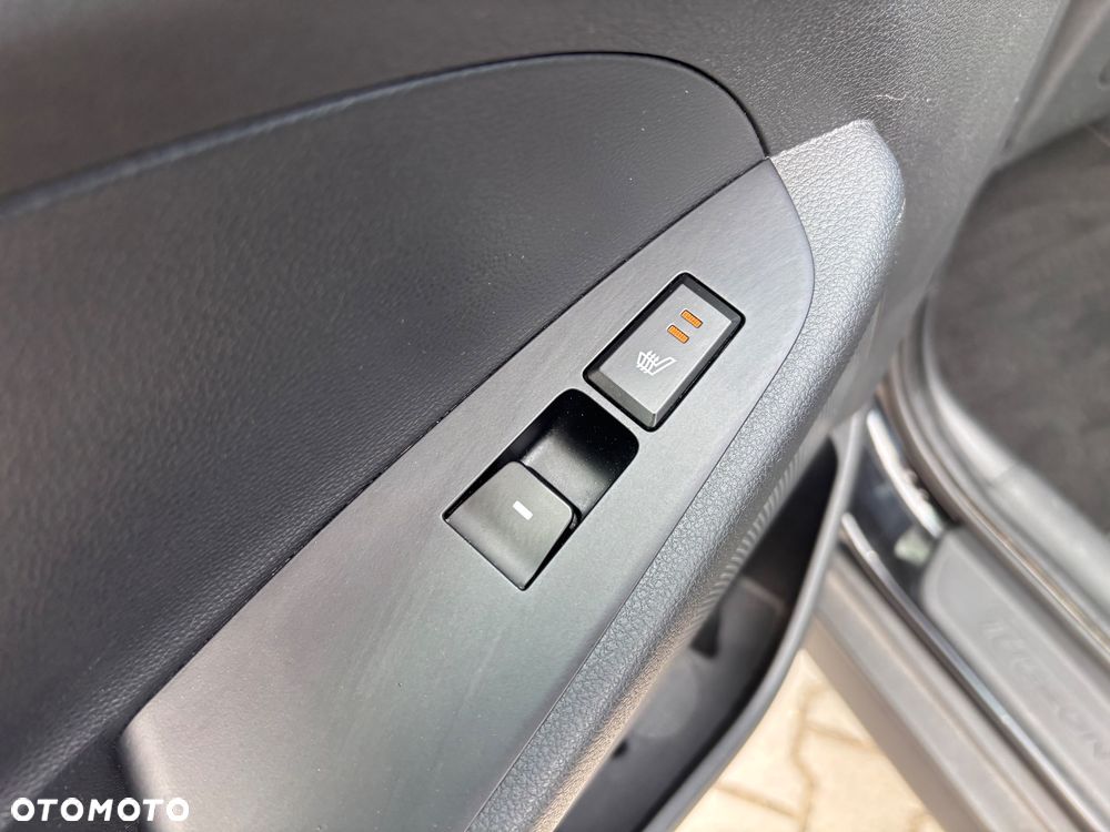 Hyundai Tucson 2.0 CRDI 4WD Automatik Premium - 33