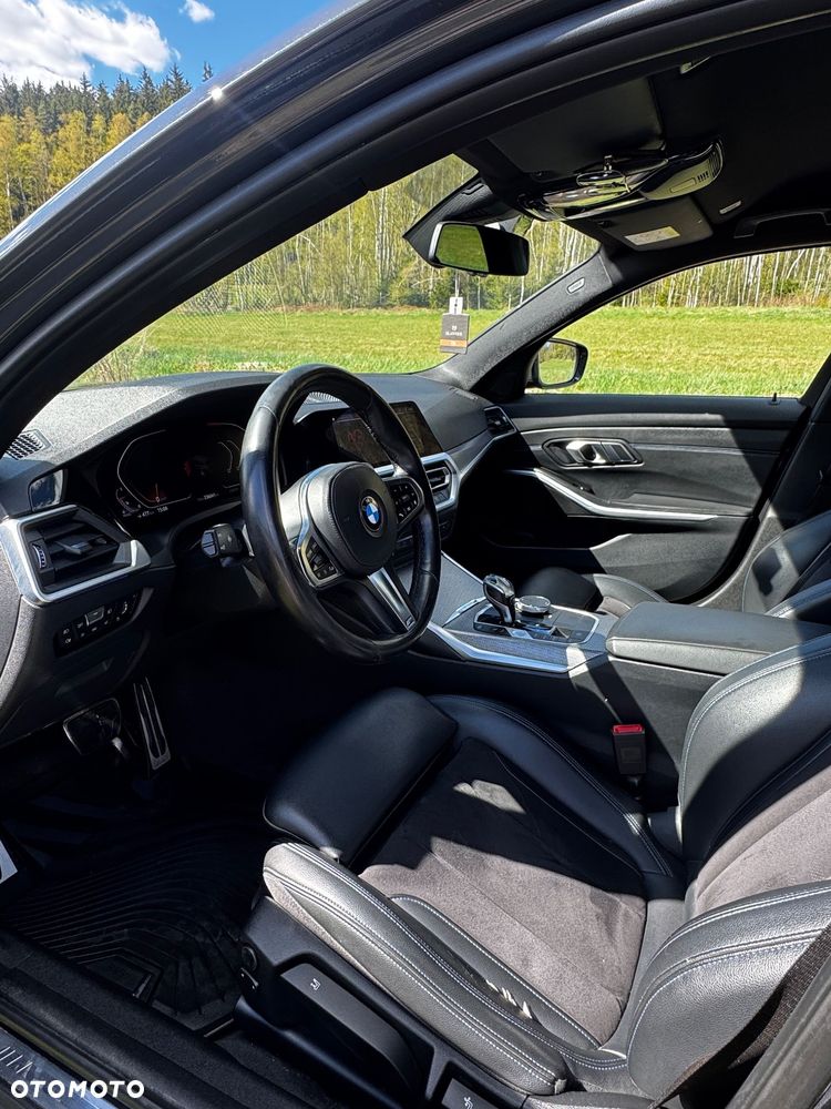 BMW Seria 3 320d xDrive M Sport - 13