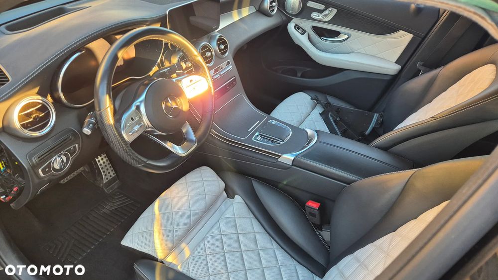 Mercedes-Benz GLC 300 d 4Matic 9G-TRONIC AMG Line - 37