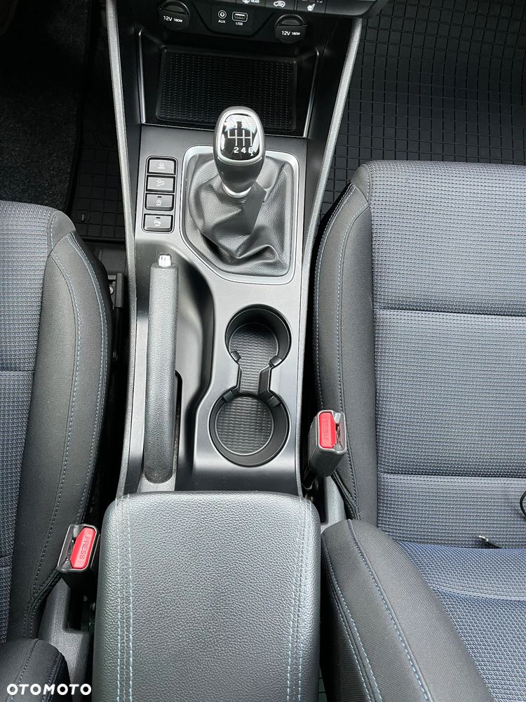 Hyundai Tucson blue 1.7 CRDi 2WD Intro Edition - 31