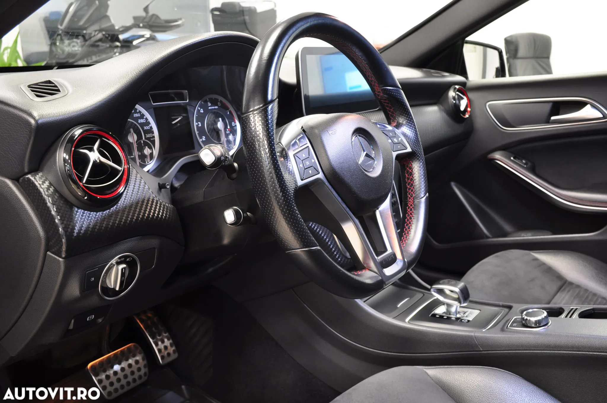 Mercedes-Benz A 45 AMG 4MATIC Aut. - 6