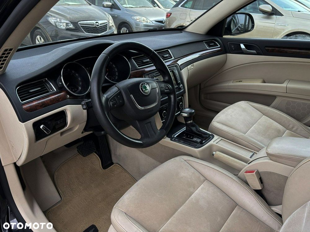 Skoda Superb 2.0 TDI Elegance DSG - 11