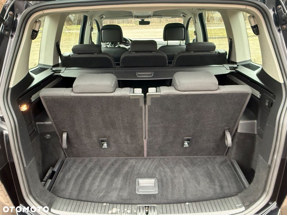 Volkswagen Touran 2.0 TDI SCR DSG ACTIVE - 6