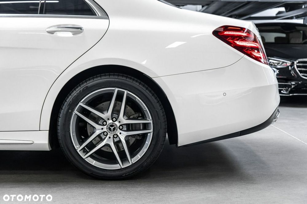 Mercedes-Benz Klasa S 560 4-Matic L 9G-TRONIC - 15