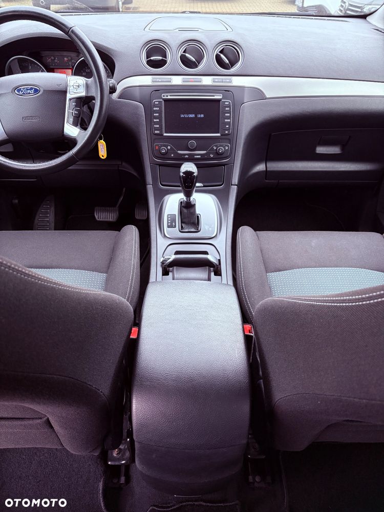 Ford S-Max - 13