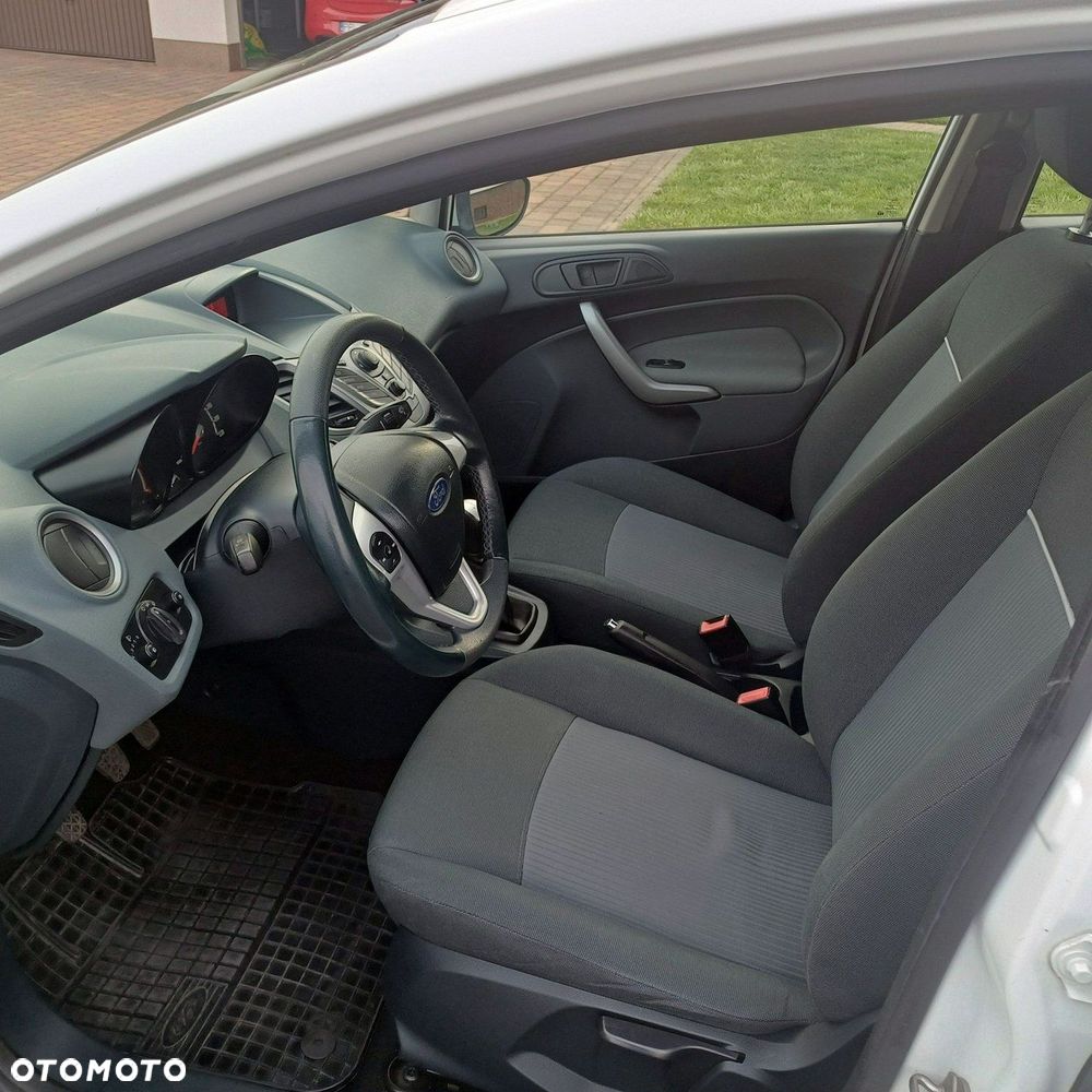 Ford Fiesta - 6