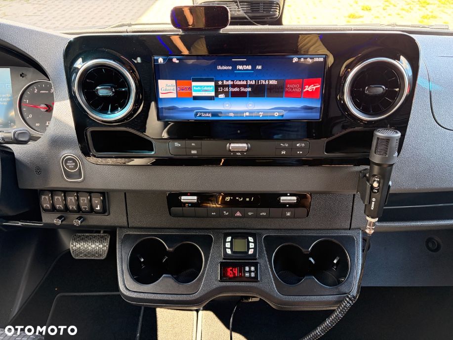 Mercedes-Benz Sprinter 519 - 36