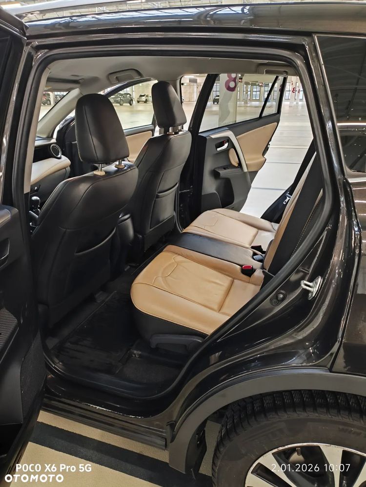 Toyota RAV4 2.0 D-4D Active - 12