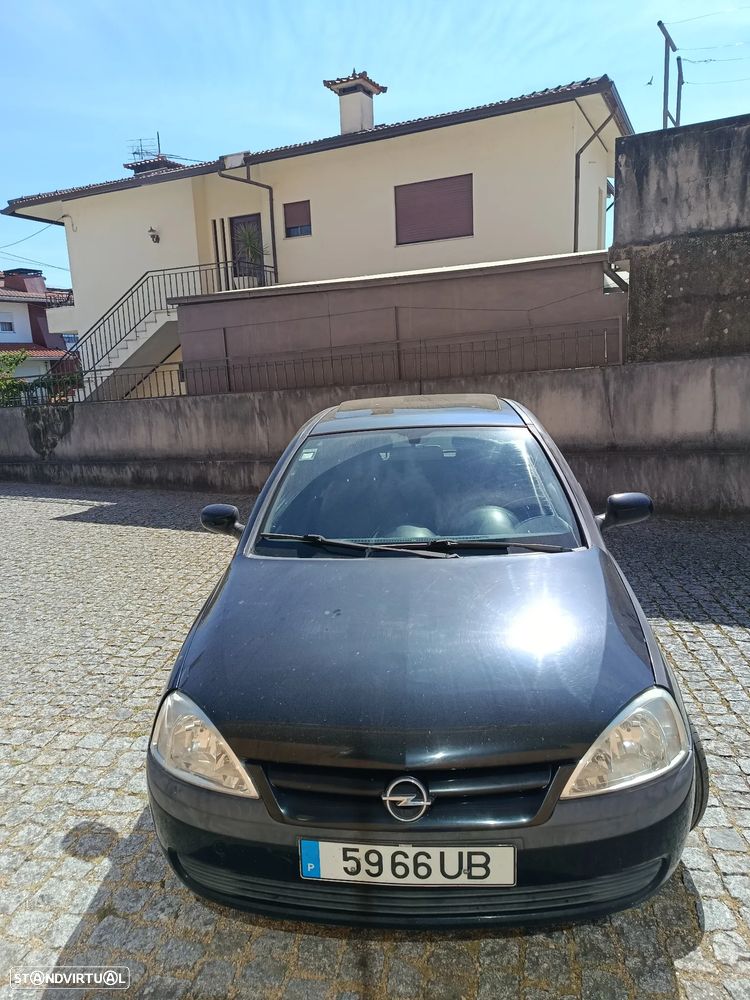 Opel Corsa 1.2 16V Confort - 2