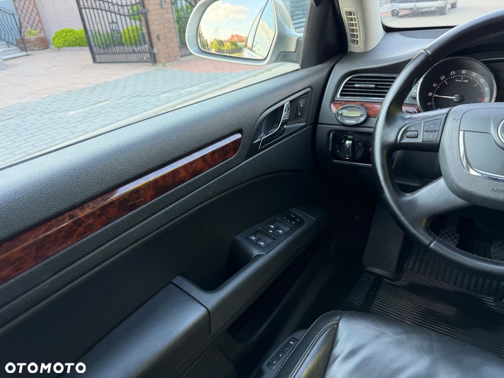 Skoda Superb 2.0 TDI 4x4 Exclusive - 24