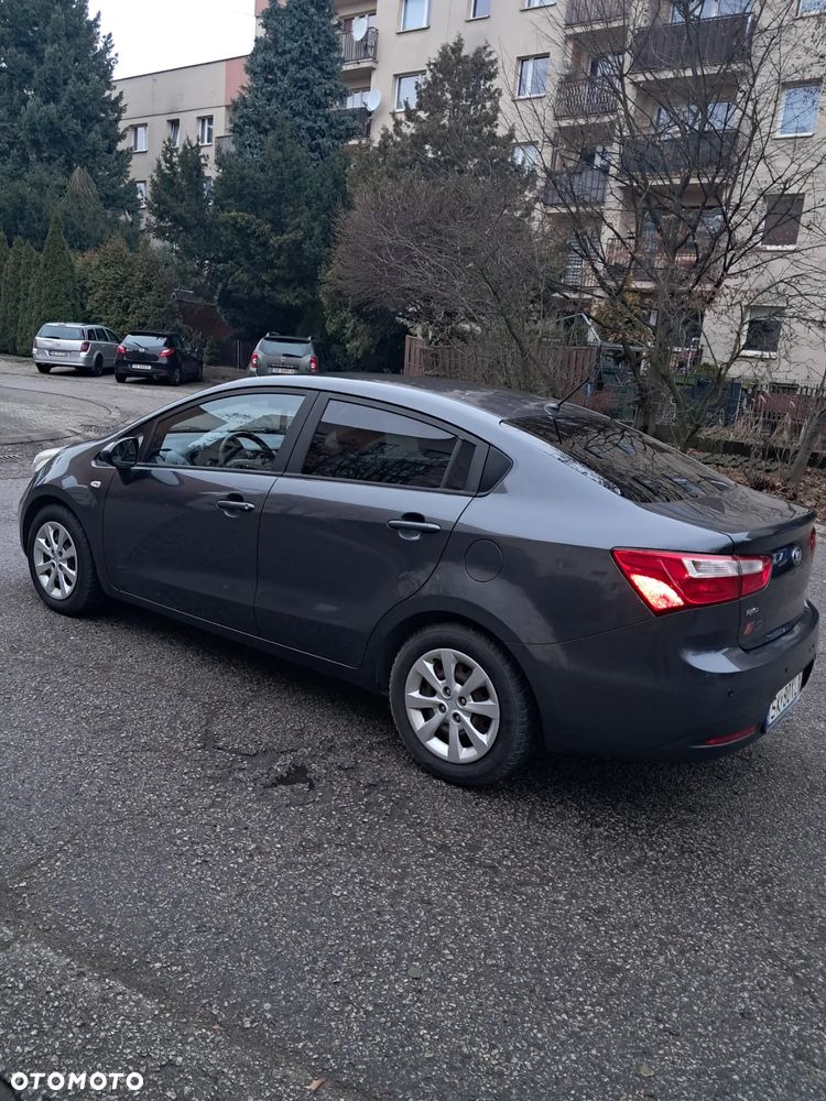 Kia Rio - 1