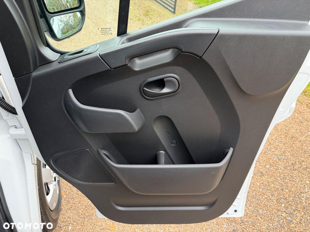 Renault Master - 32