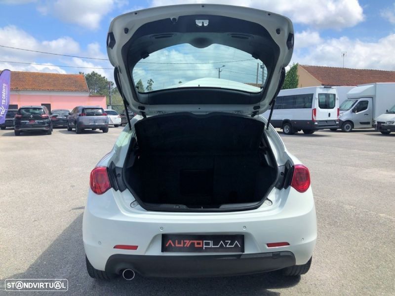 Alfa Romeo Giulietta 1.6 JTDM Exclusive - 30