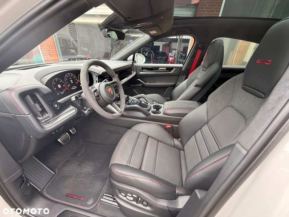 Porsche Cayenne GTS - 12