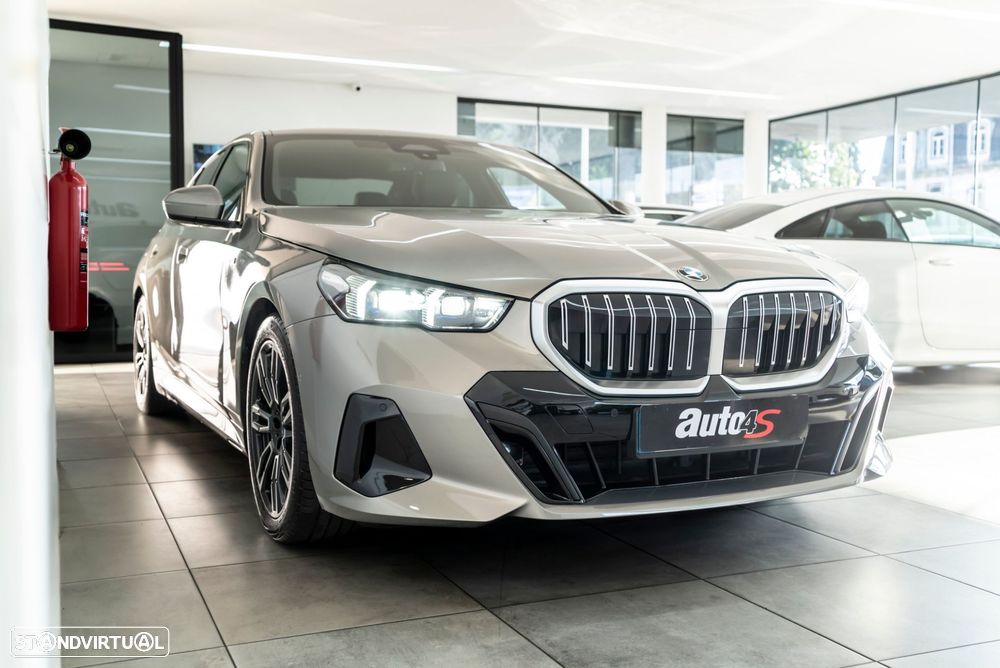 BMW 520 d Pack Desportivo M - 4