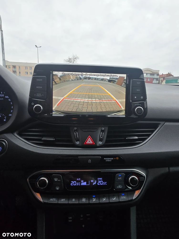 Hyundai i30 1.6 D Premiere Style - 10