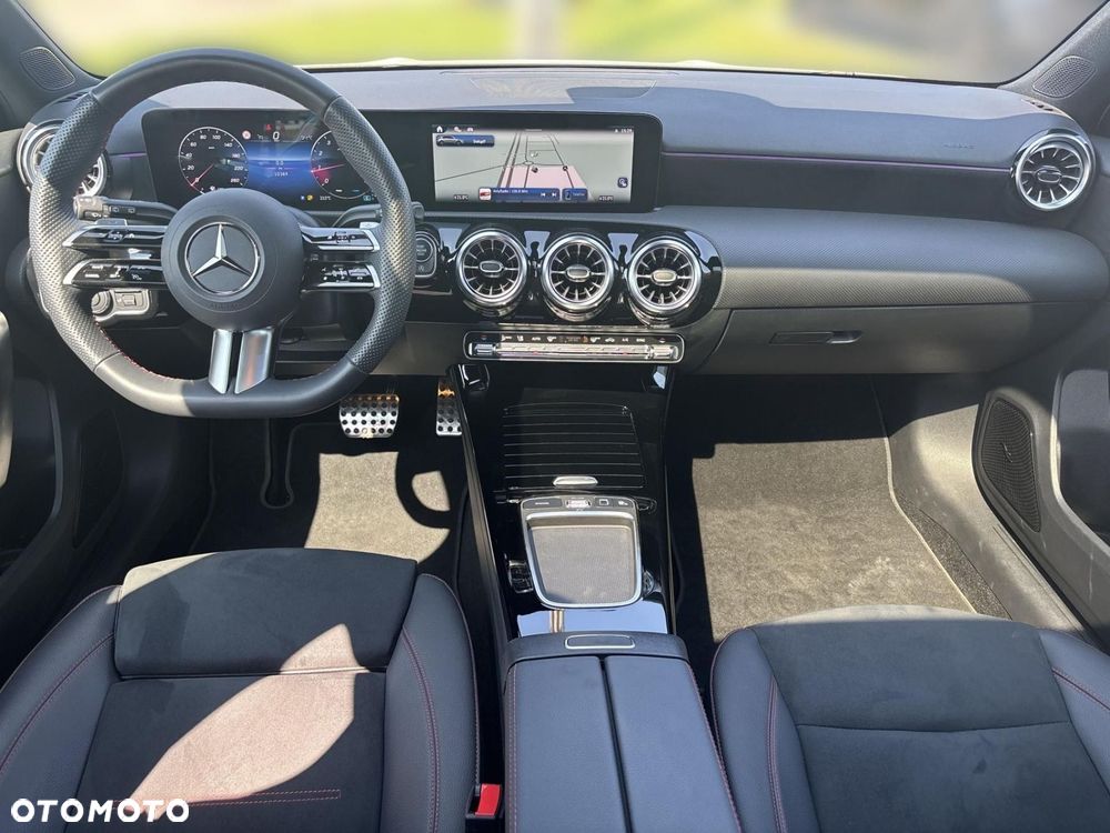 Mercedes-Benz Klasa A 200 AMG Line 7G-DCT - 18