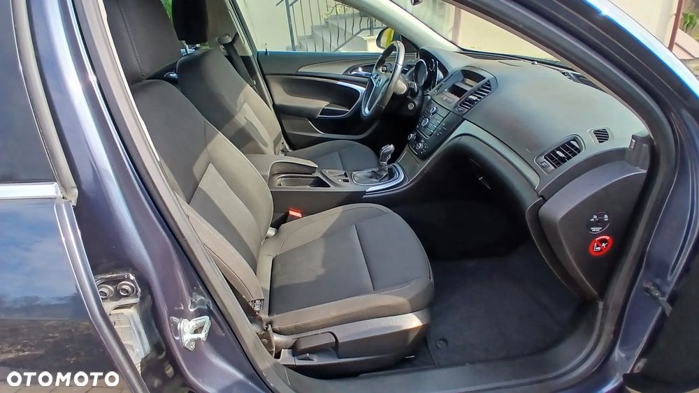 Opel Insignia 1.6 - 24