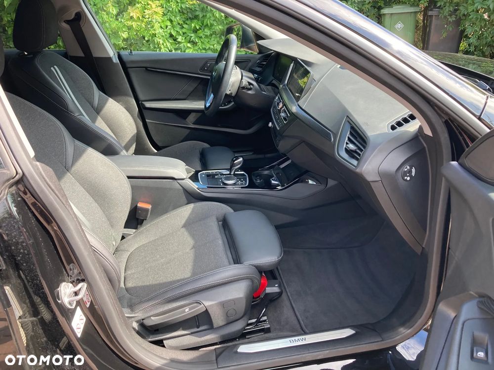 BMW Seria 2 220i Advantage sport - 13