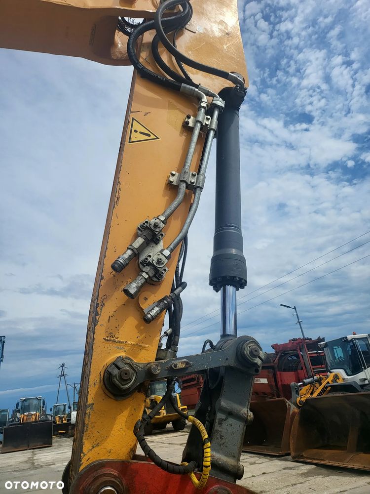 Liebherr R926 Compact - 10