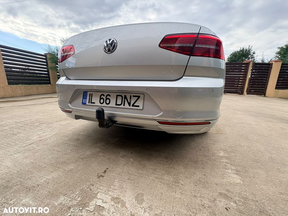 Volkswagen Passat 2.0 TDI Highline - 23
