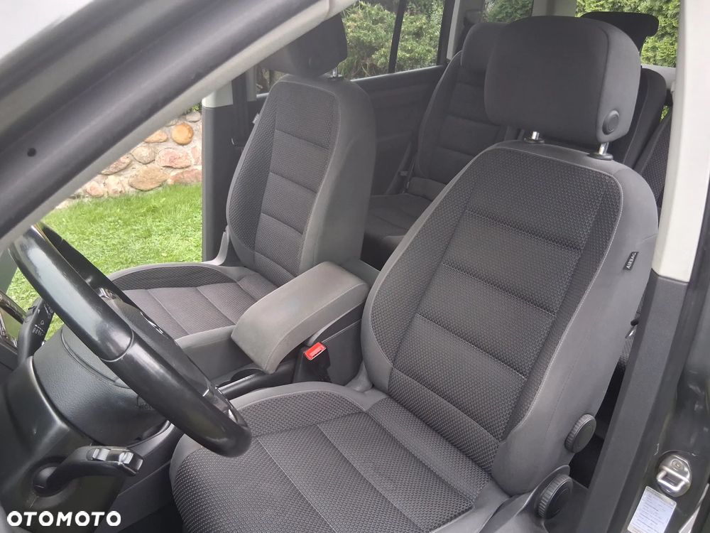Volkswagen Touran 1.6 TDI DPF BlueMot Comfortline - 18