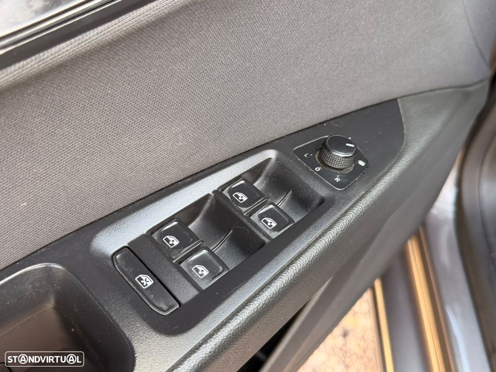 SEAT Leon ST 1.6 TDI Style Ecomotive - 18