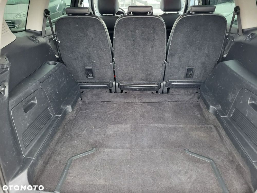 Ford S-Max - 32