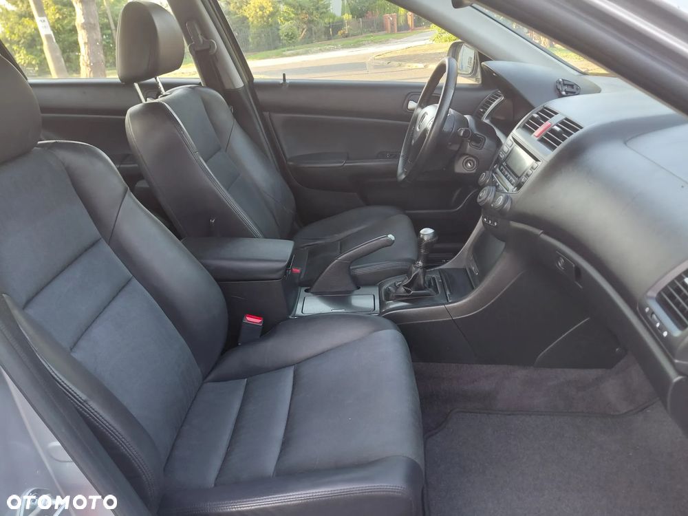 Honda Accord 2.0 i Executive - 24