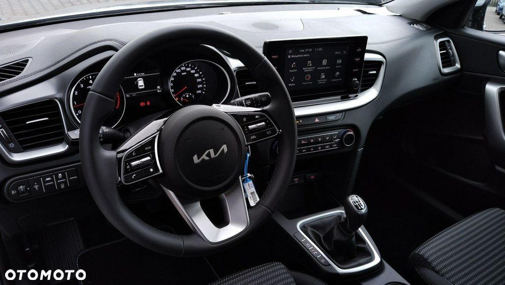 Kia Ceed - 11
