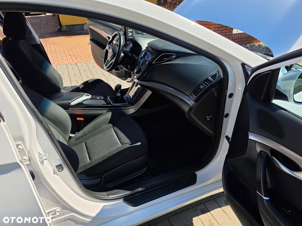 Hyundai i40 Kombi blue 1.6 Family+ - 19