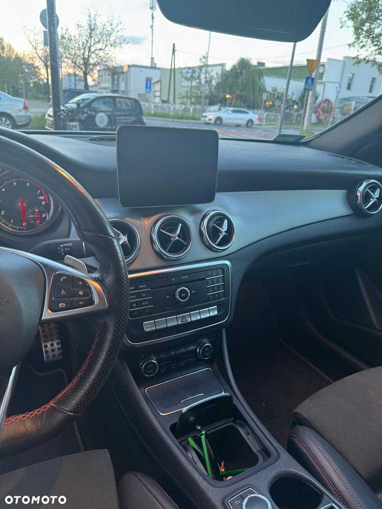 Mercedes-Benz GLA - 6