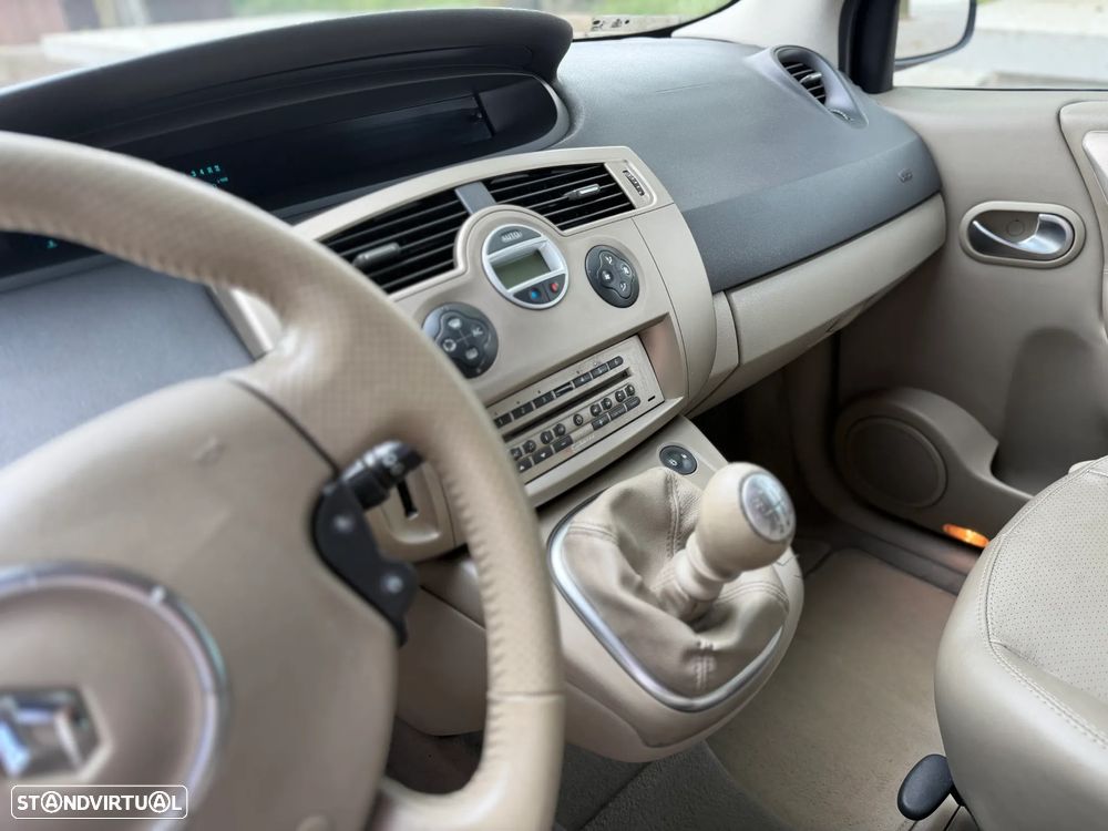 Renault Mégane Scénic - 17