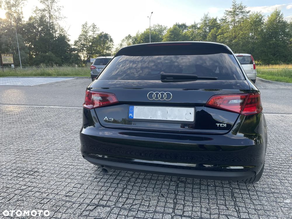Audi A3 Sportback 1.6 TDI DPF Ambiente - 9