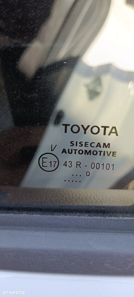 Toyota Corolla 1.8 Hybrid Comfort - 17
