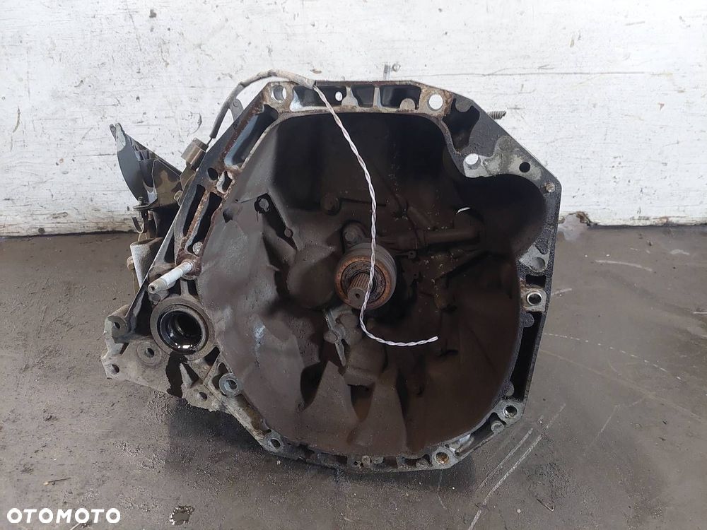 SKRZYNIA BIEGÓW MANUAL 5 BIEGÓW RENAULT CLIO III 1.5 DCI JR5306 - 1