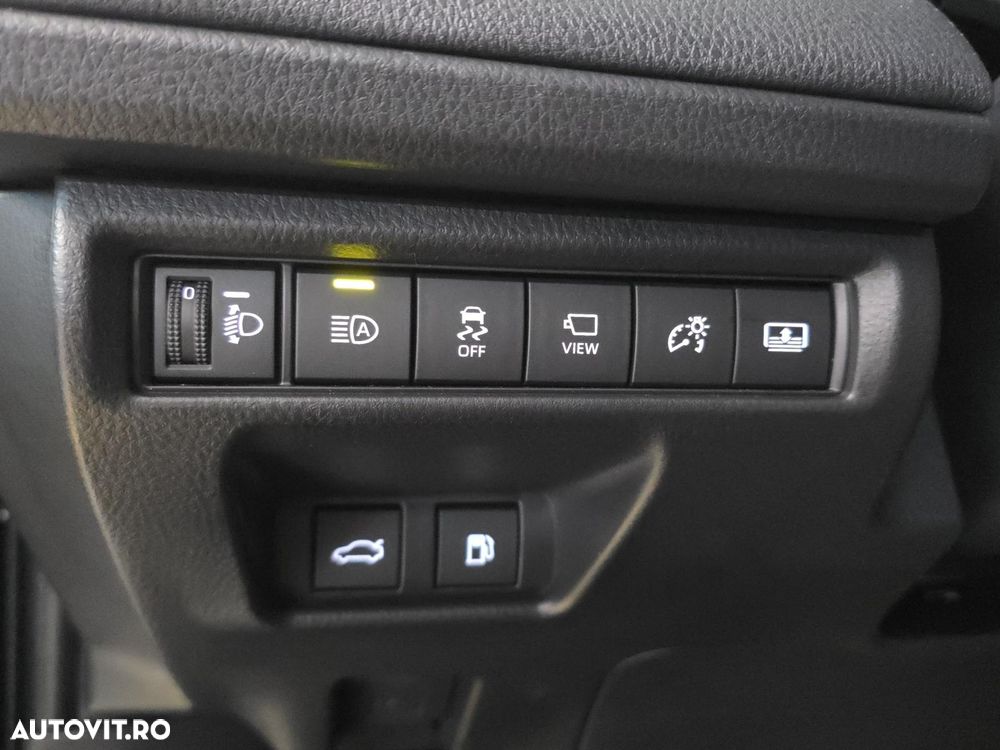 Toyota Camry 2.5 HEV Luxury - 19