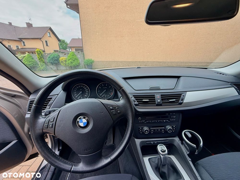BMW X1 sDrive18i - 23