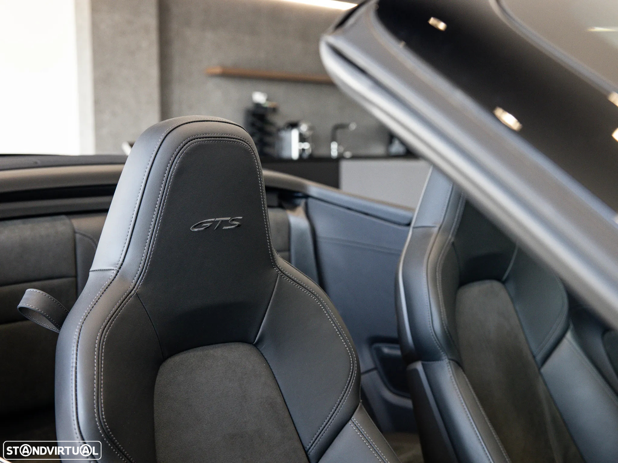 Porsche 911 (992) Carrera Cabrio GTS PDK - 52