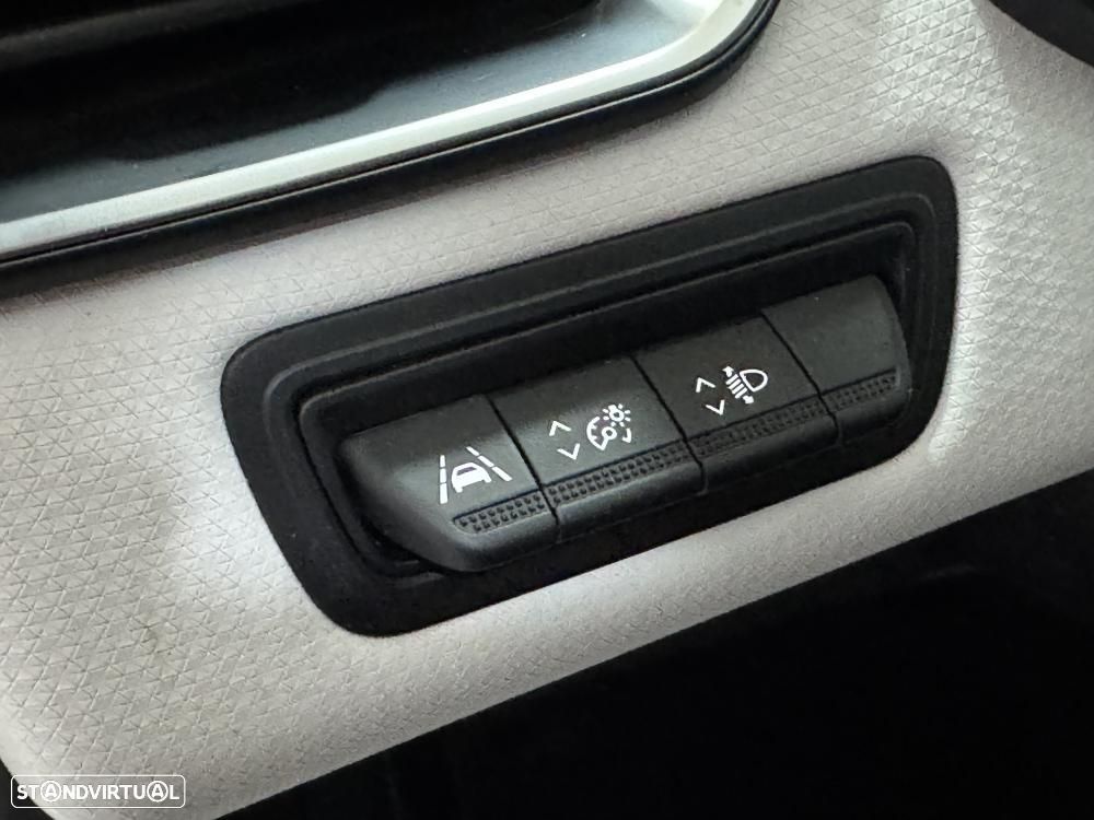 Renault Clio 1.0 TCe Evolution - 23