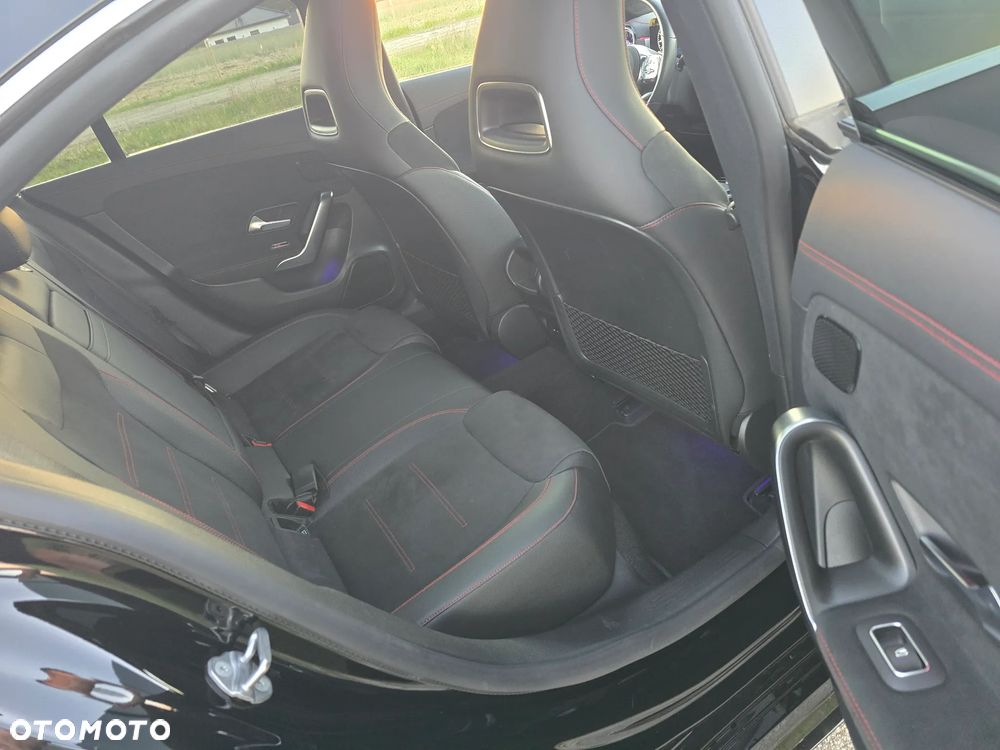 Mercedes-Benz CLA 200 d 8G-DCT AMG Line - 12