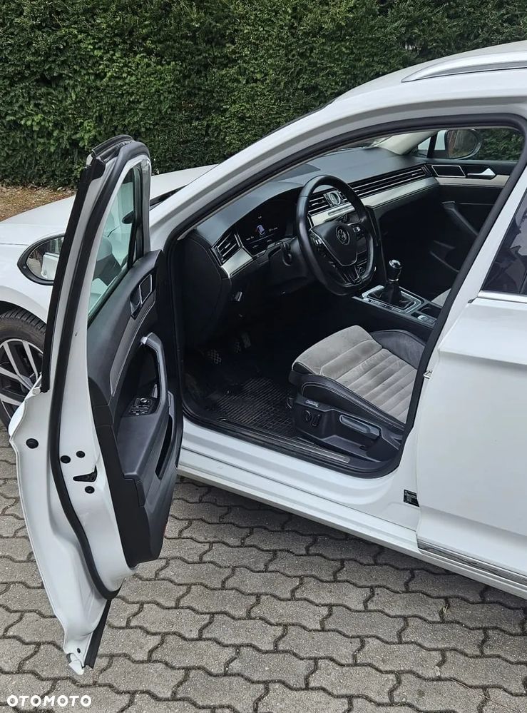 Volkswagen Passat - 13